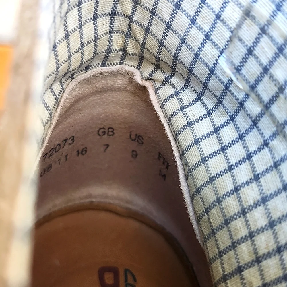 CLARKS ORIGINALS WOMEN'S DESERT BOOTS